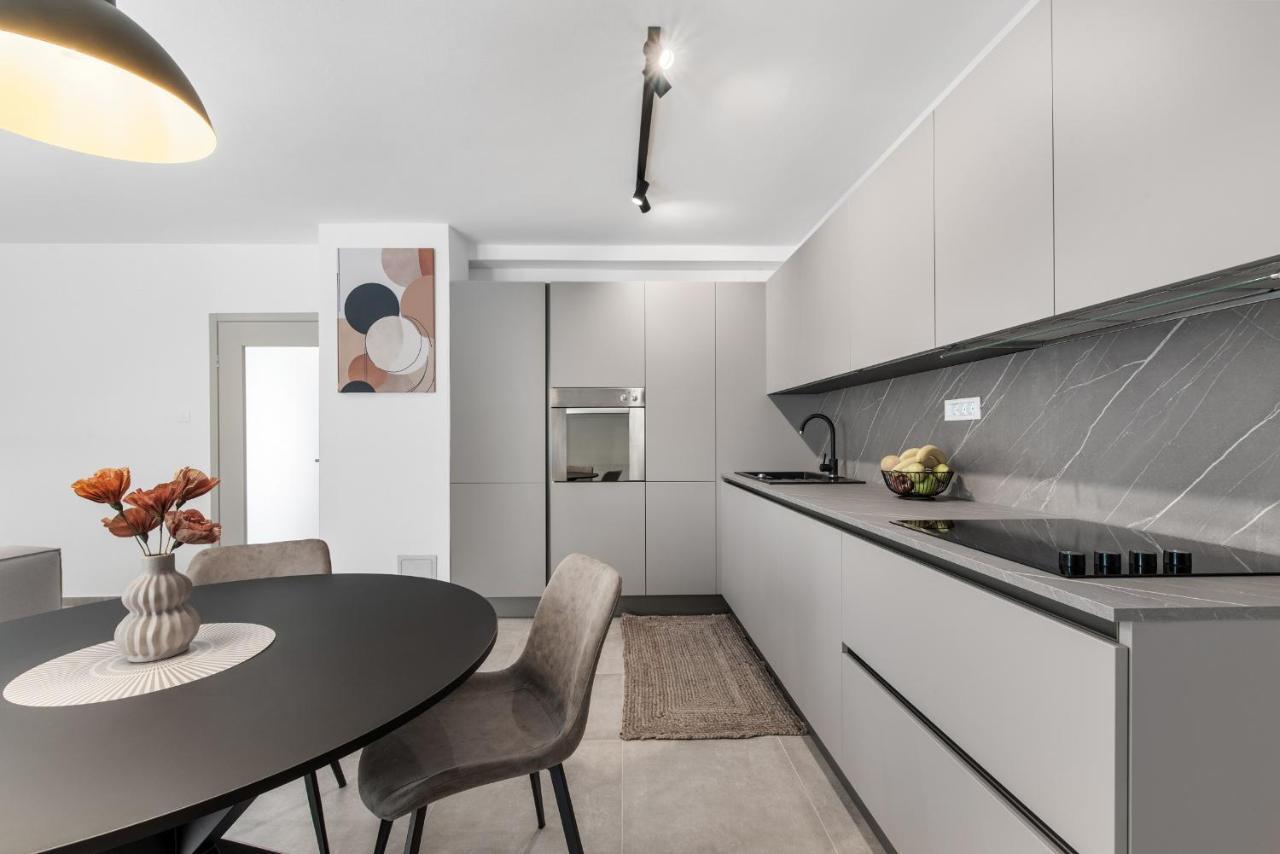 Poli Nona - Renovated In 2023 Appartement Poreč Buitenkant foto
